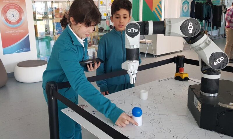 Wins Science&Tech Day a Torino con laboratori aperti a bambini e ragazzi.